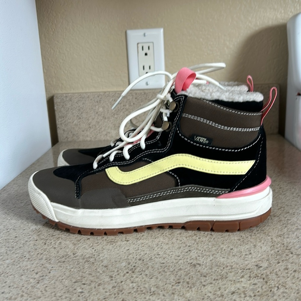 New Without Tags Vans Ultrarange EXO HI MTE Shoes Unisex
